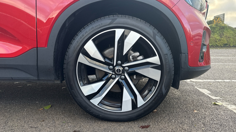 Volvo XC40 2.0 B4P Ultra Dark 5dr Auto Petrol Estate